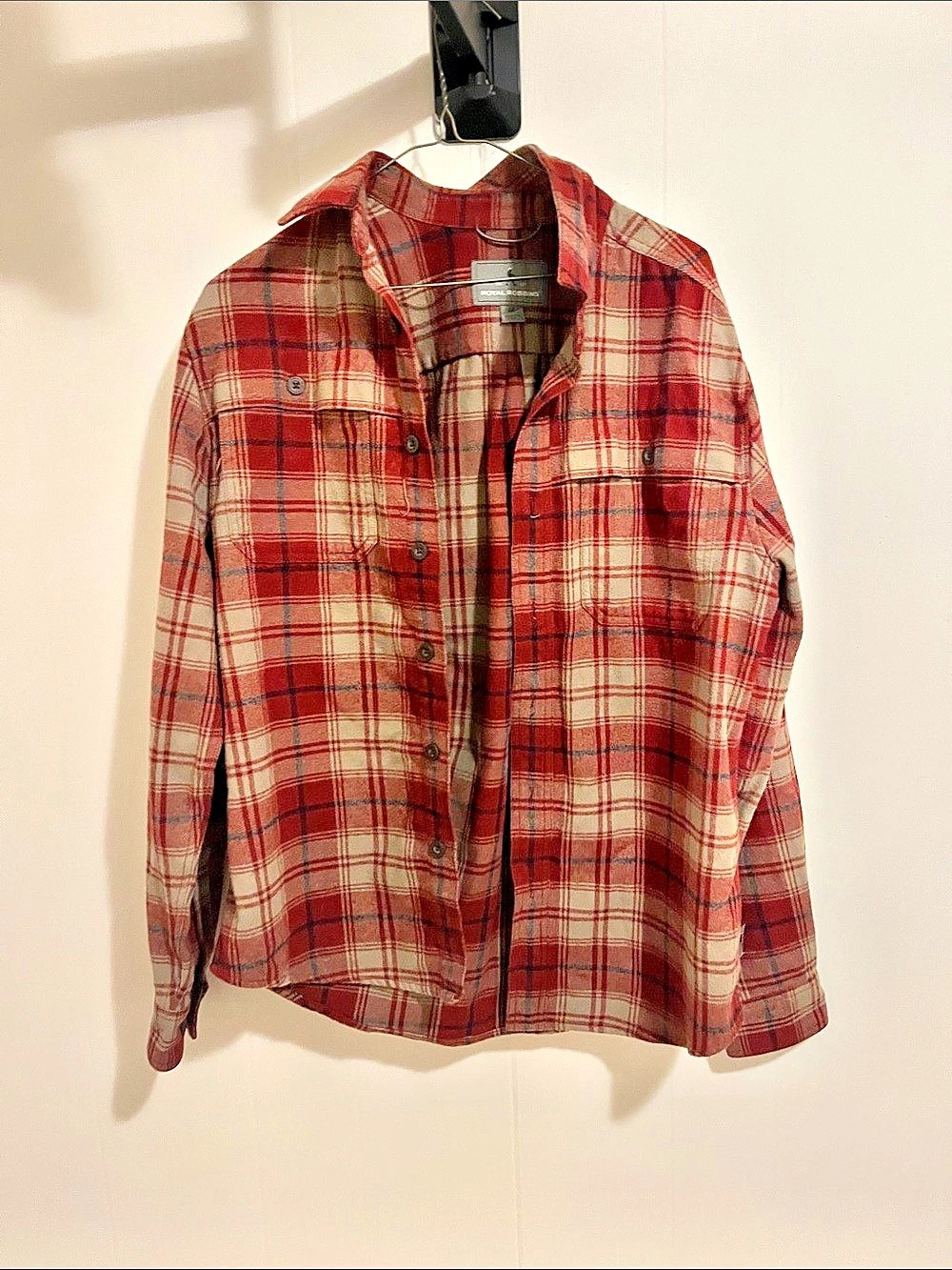 Royal Robbins Plaid Button Down Shirt in Red & Cream Size Medium